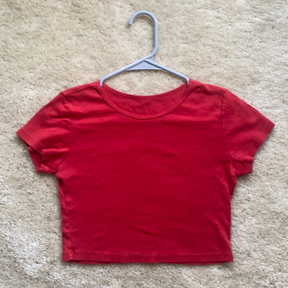 BRANDY MELVILLE RED CROPPED TEE